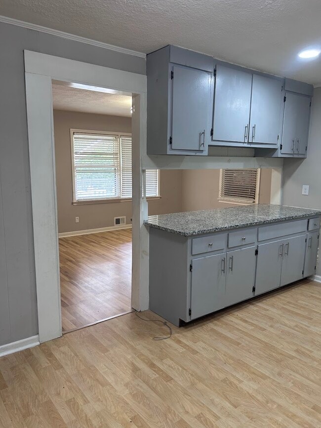 Building Photo - 4180 Fox Ct