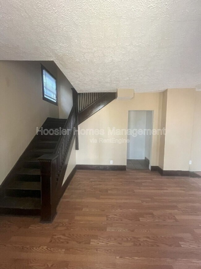 Building Photo - 1065 W 33rd St