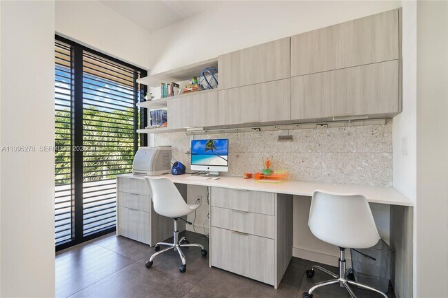 Building Photo - 7210 S Prestwick Pl