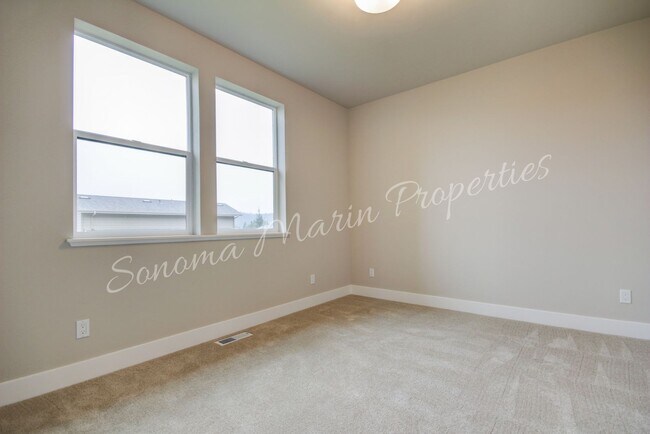 Building Photo - Gorgeous 4 Bed/3Bath House Available in De...