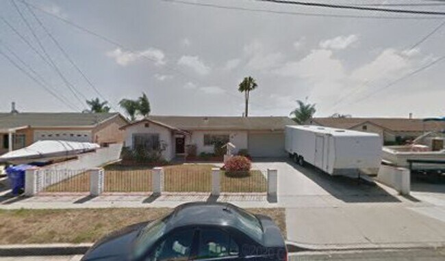 Primary Photo - spacious 3 bedroom house avail in July