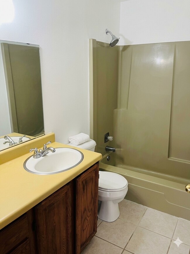 Building Photo - Coming Soon: Spacious 2BR Apartment | Heat Included | Kenosha