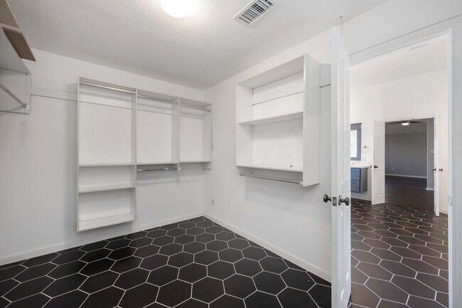 Building Photo - 3419 Crosby Landing