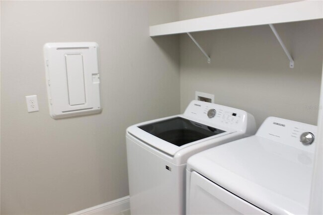 Building Photo - 5721 Long Shore Loop