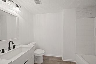 Building Photo - 602 S 3rd St