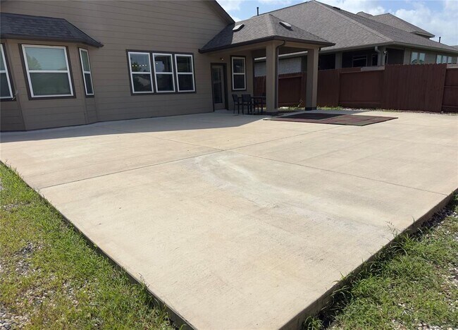 Building Photo - 3314 Dry Creek Dr