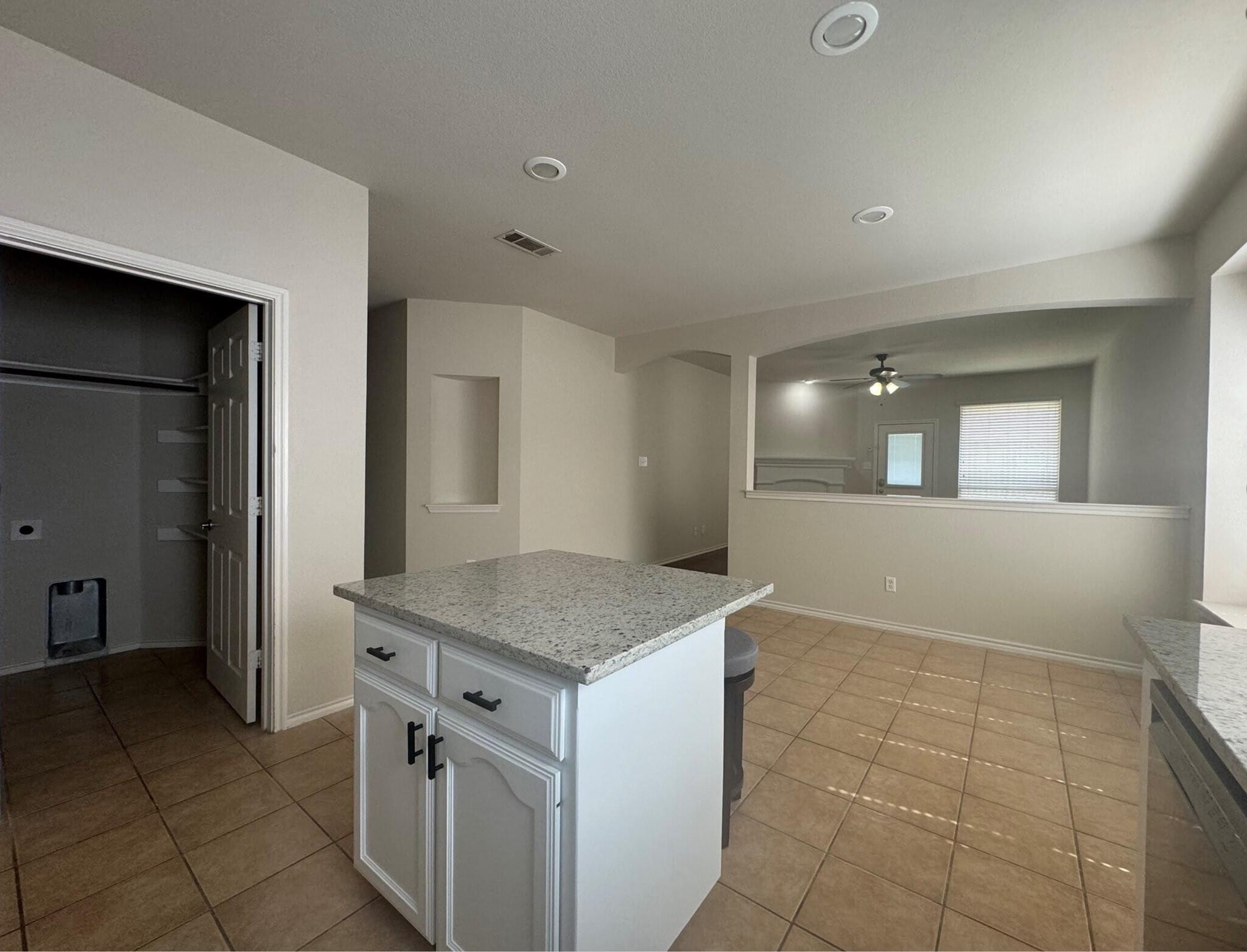 Building Photo - 2136 Carlotta Dr
