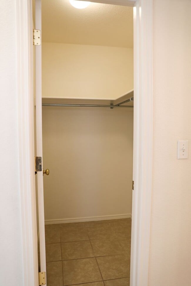 Building Photo - Nice and Spacious 4 Bedroom home Off Hwy 70 & Mesa Grande