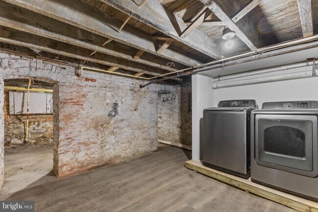 Building Photo - 3324 Edmondson Ave