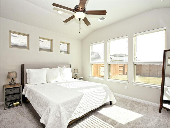 Building Photo - 9109 Spire View