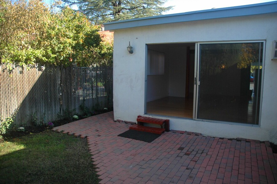 Building Photo - 23265 Leonora Dr