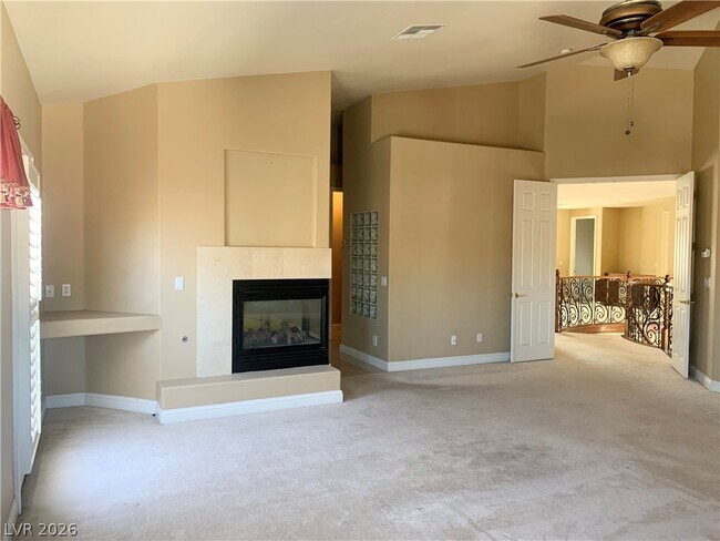 Building Photo - 10660 Lago Cantini St