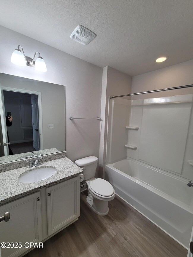 Building Photo - 1874 Pointe Dr