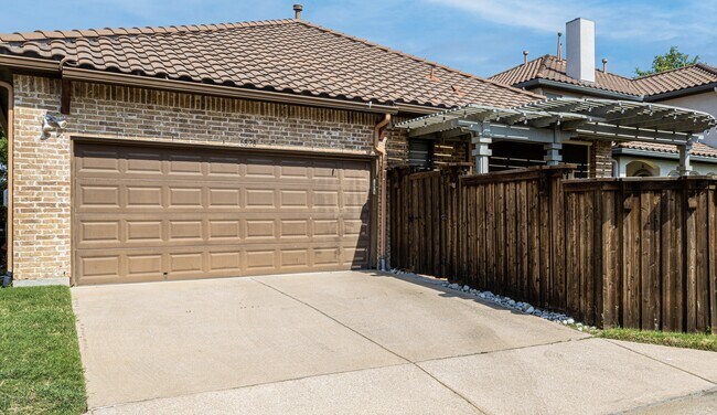Building Photo - 6828 San Fernando