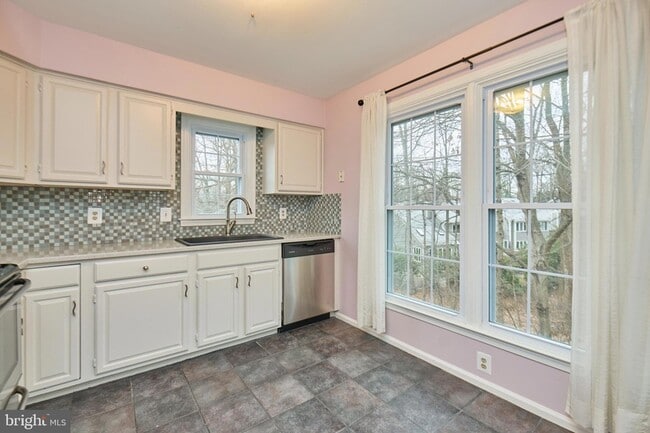 Building Photo - 1565 Church Hill Pl