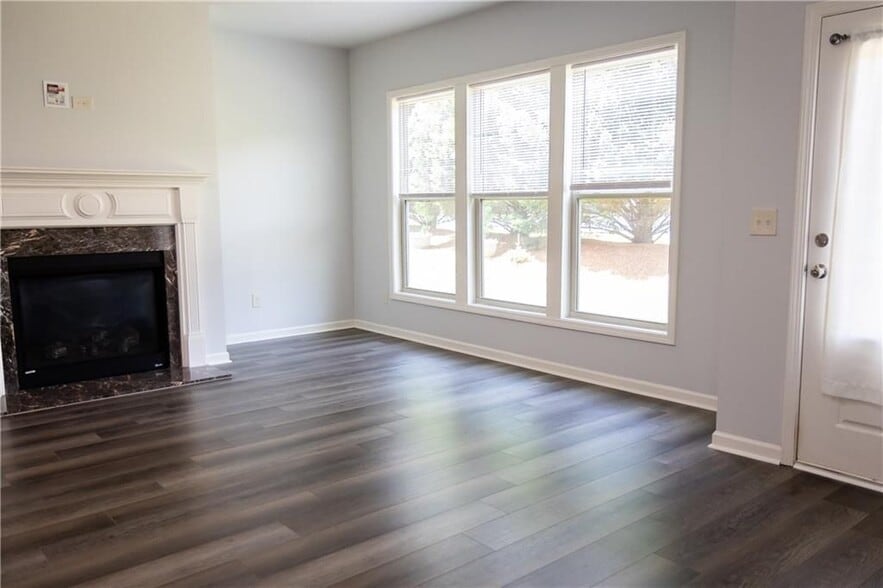 Building Photo - 4960 Ducote Trail