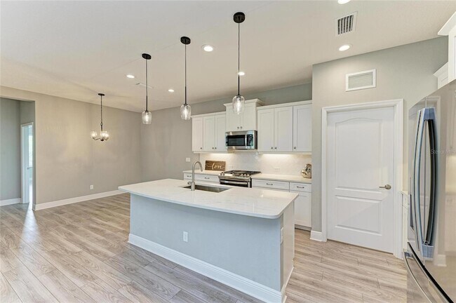 Building Photo - 2802 Butterfly Jasmine Trail