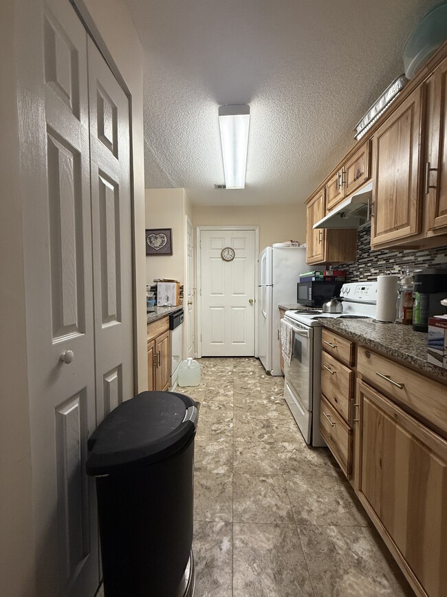 Building Photo - 1231 Ladys Island Dr