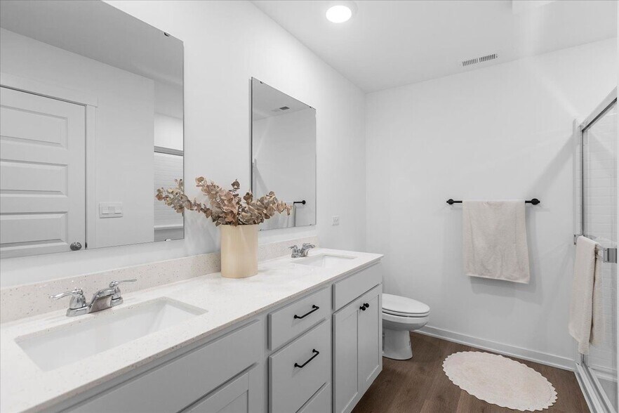 Building Photo - 271 Charlestowne Lakes Dr