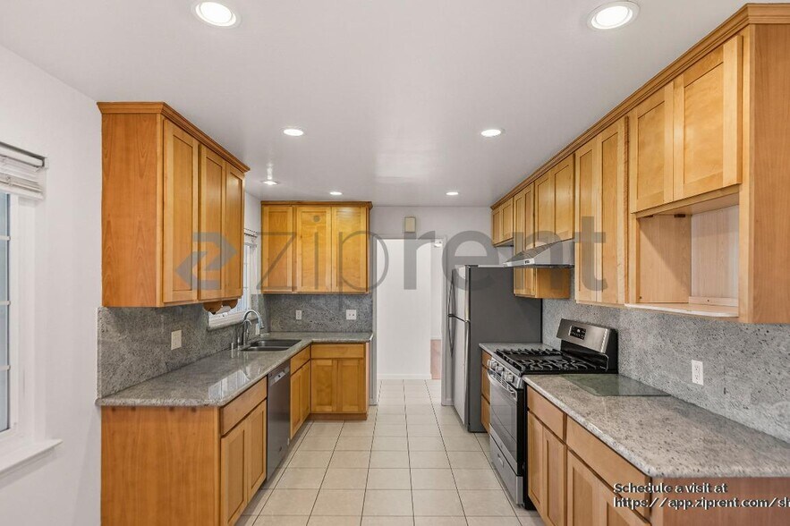 Building Photo - 38289 Ballard Dr