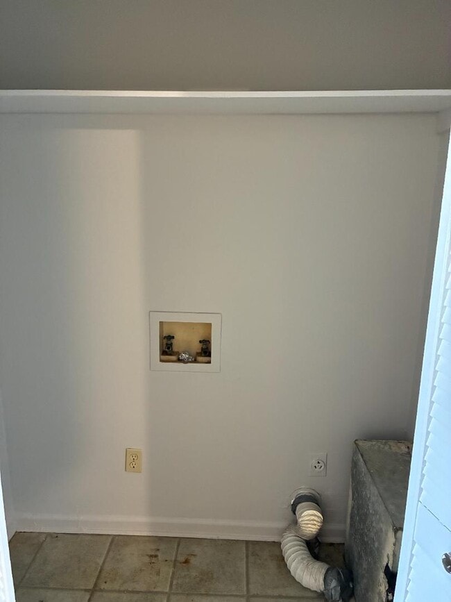 Building Photo - 2105 Cotton Cir