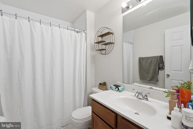 Building Photo - 8103 Lacy Dr