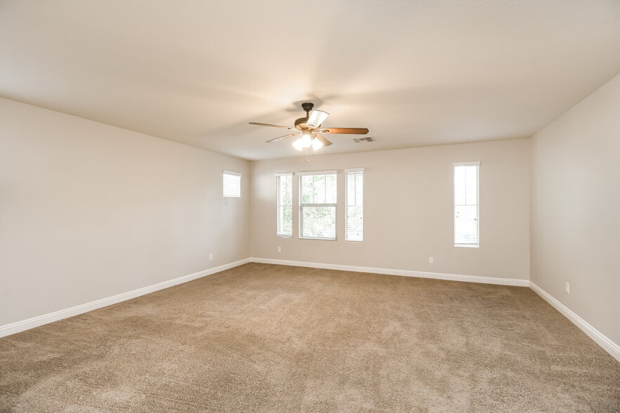 Building Photo - 3316 E Orchid Ln