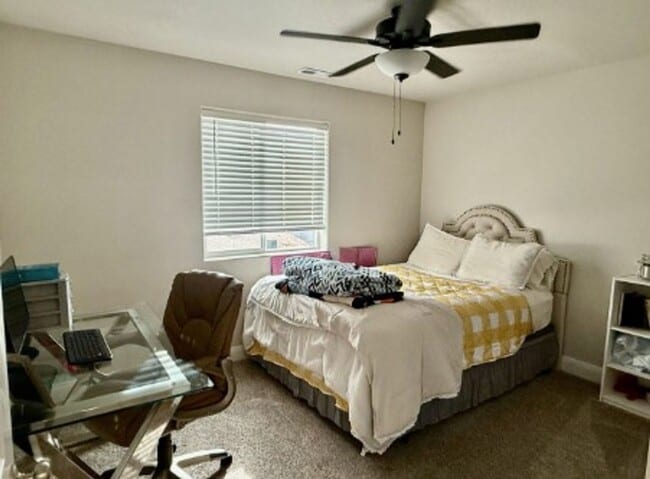 Building Photo - Beautiful 3 Bed/2.5 Bath Townhome For Rent!