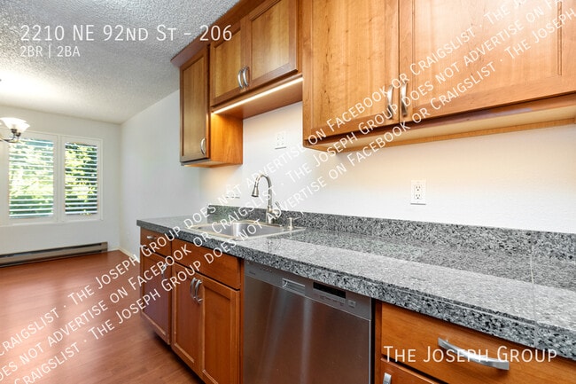 Building Photo - 2210 NE 92nd St