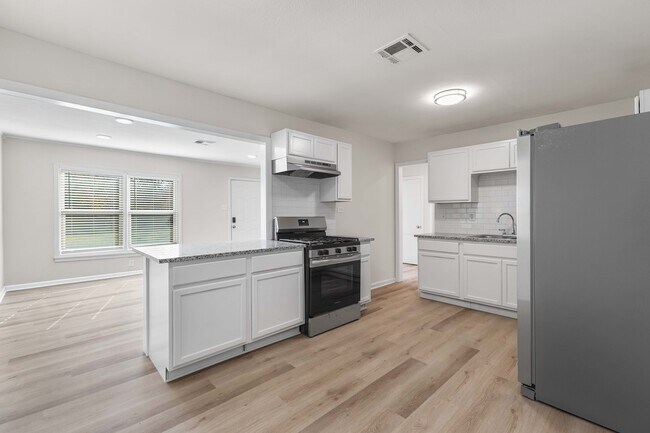 Building Photo - 3817 Lasker Ave