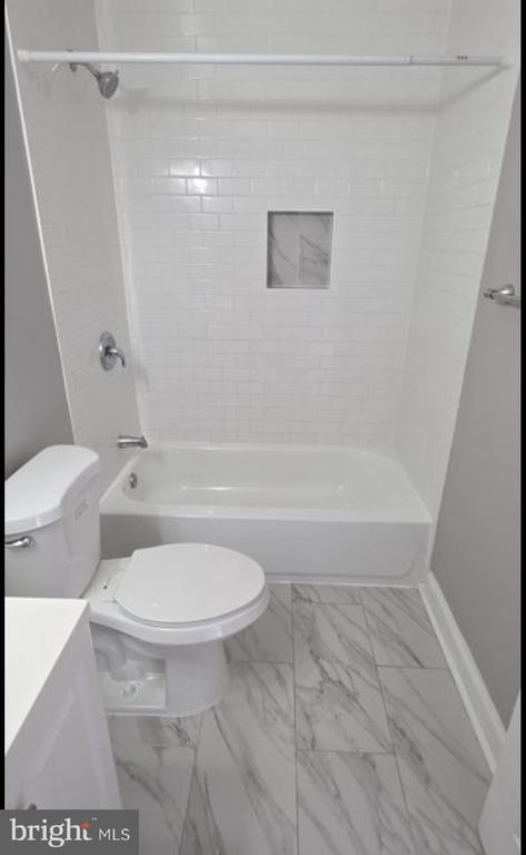 Building Photo - 201 N Rose St