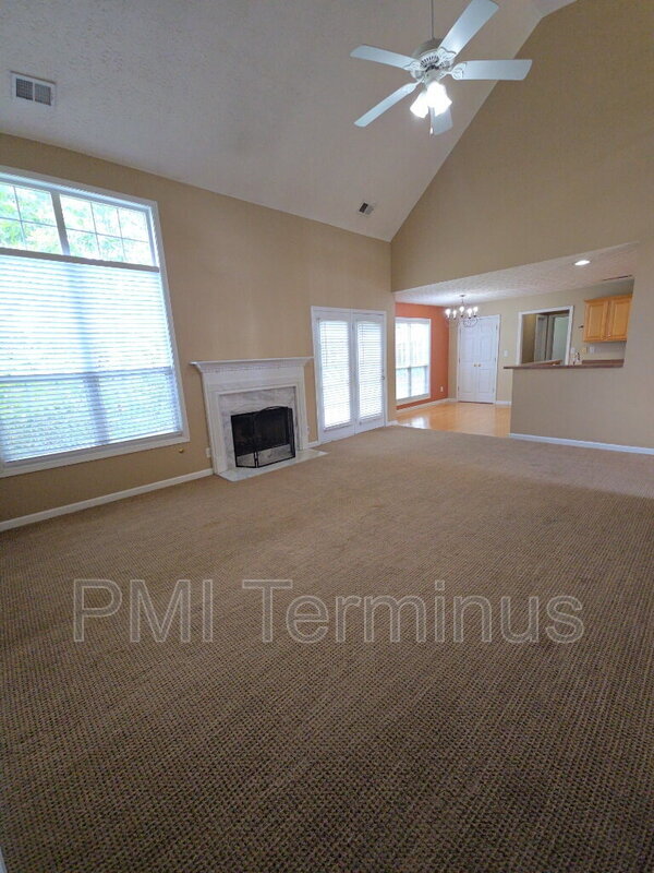 Building Photo - 6122 Farmwood Way SE