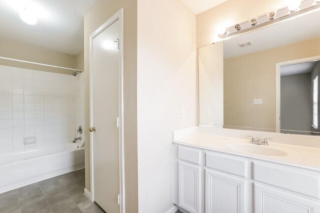 Building Photo - 8019 Scarlet Tanager Dr