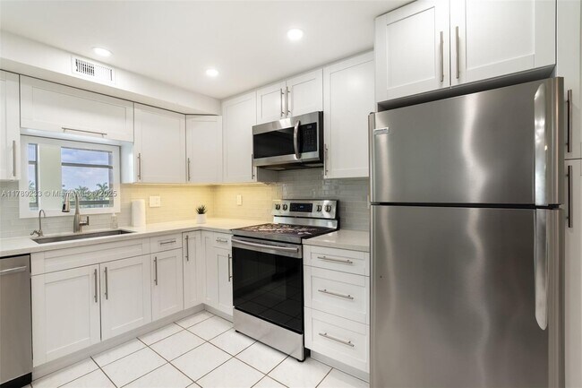 Building Photo - 601 Three Islands Boulevard