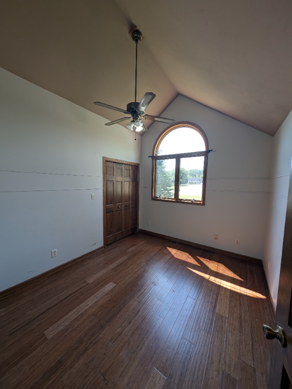 Building Photo - 1218 Point O'Woods Dr