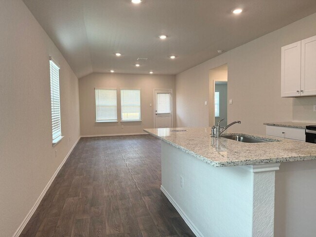 Building Photo - 14741 Cooke Delta