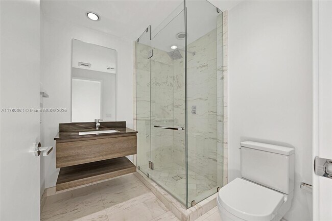 Building Photo - 350 Ocean Dr