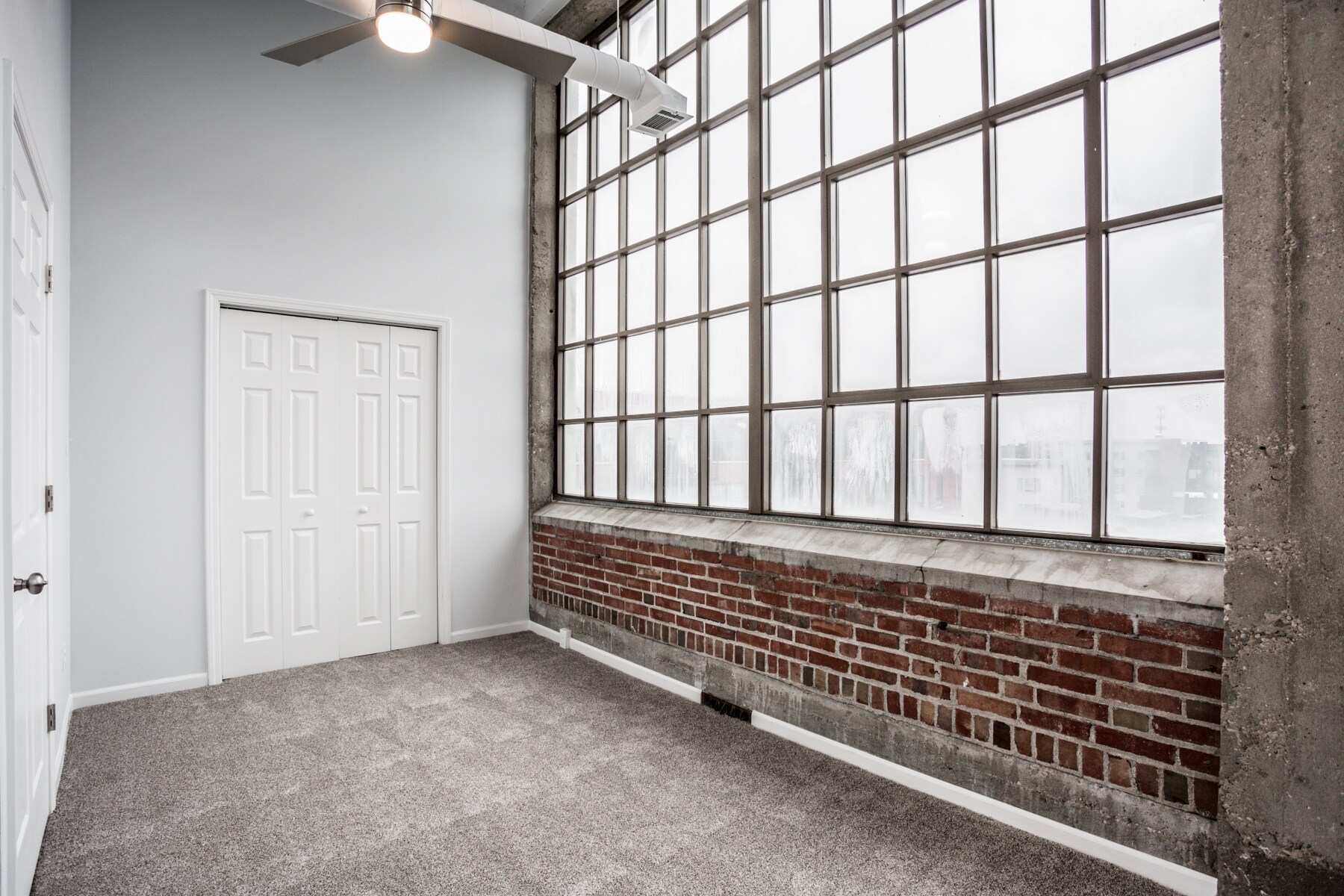 Building Photo - 611 N Park Ave