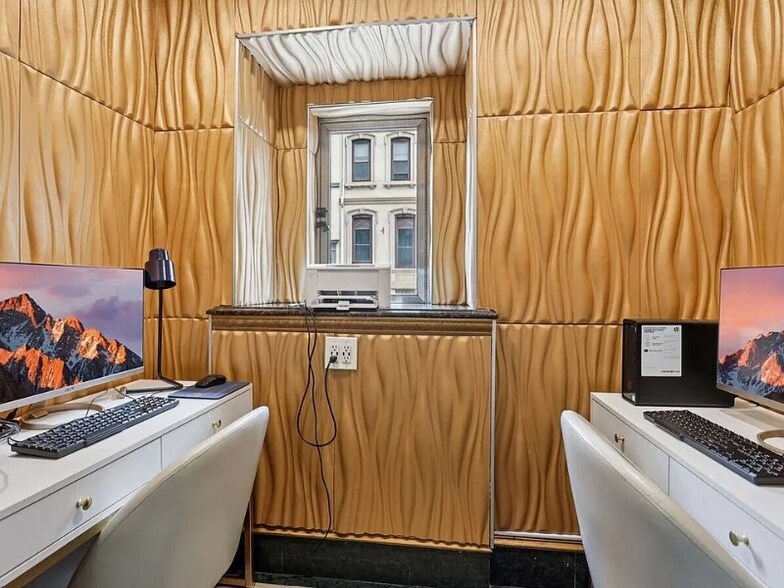 Building Photo - 2220 Walnut St