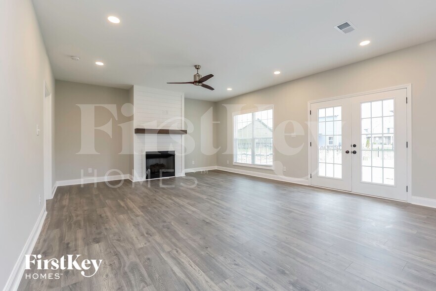 Building Photo - 516 Dexter Dr