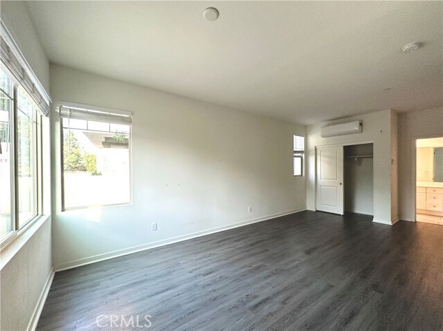 Building Photo - 147 Episode
