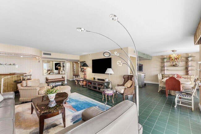 Building Photo - 4301 N Ocean Blvd