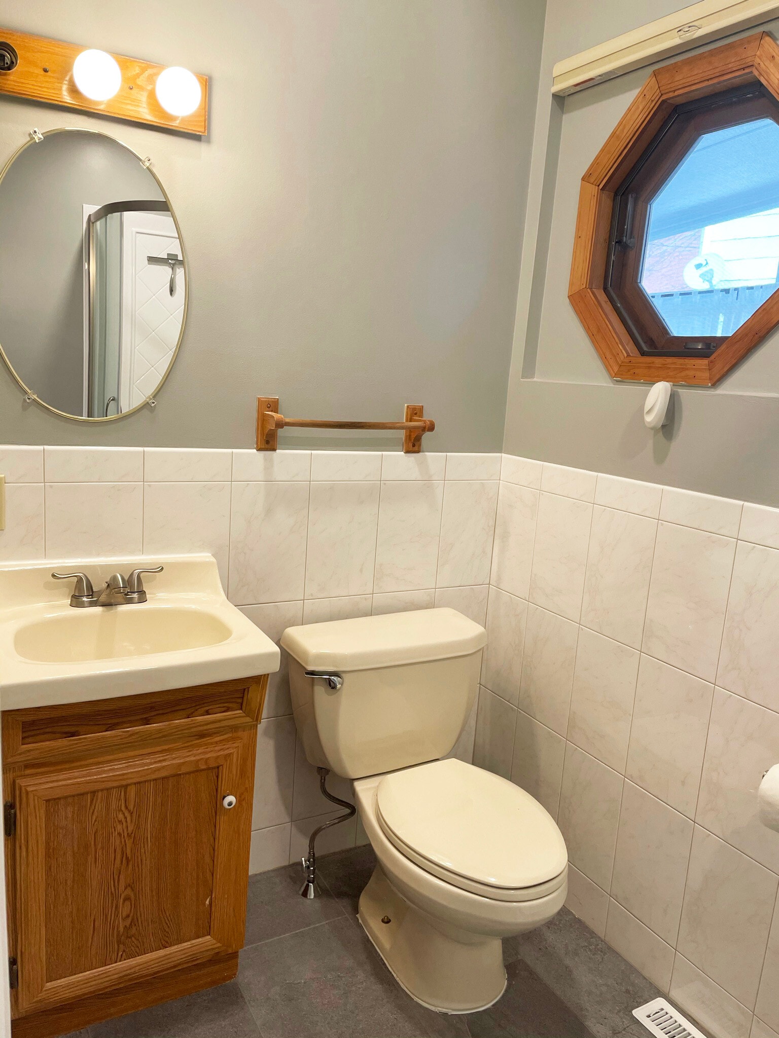 Bathroom 1 - 27 Webster Pl