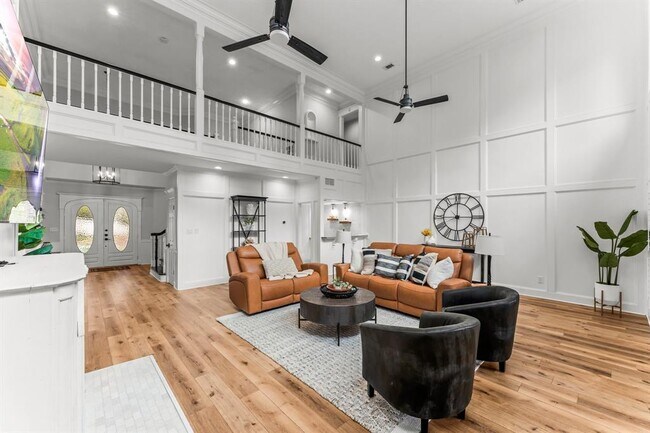 Building Photo - 8911 Tranquil Park Dr