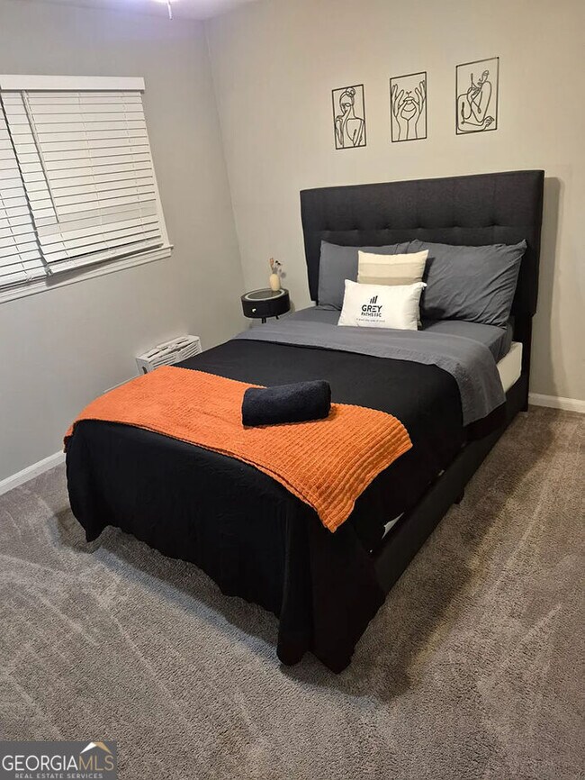 Building Photo - 6903 Doncaster Rd