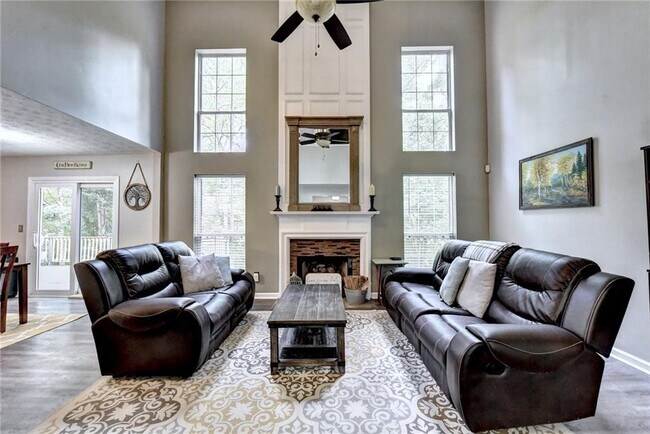 Building Photo - 3680 Oak Park Dr
