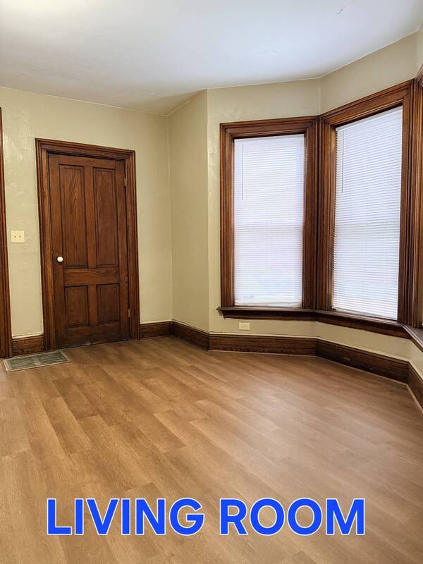 Building Photo - 1023 W 21st St