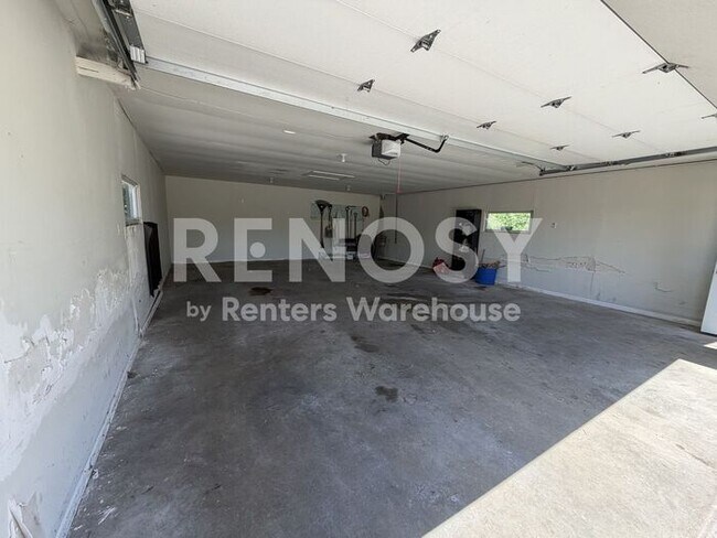 Building Photo - Availablae July 1st 4 Bedroom 2 Bath Single Family Home in Rochester