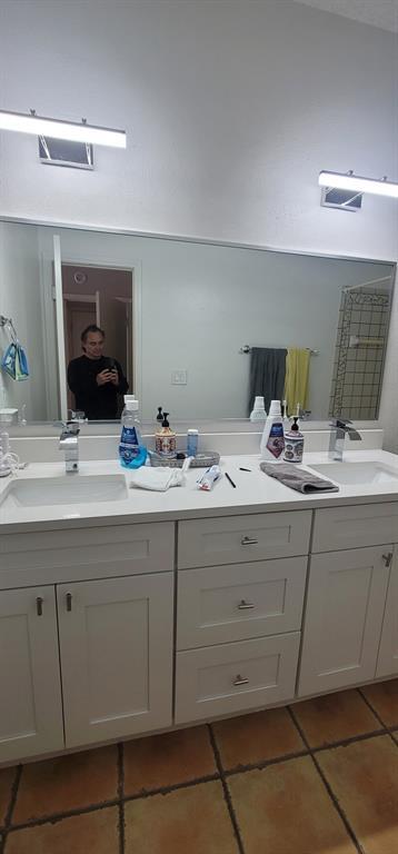 Building Photo - 712 W 21st St