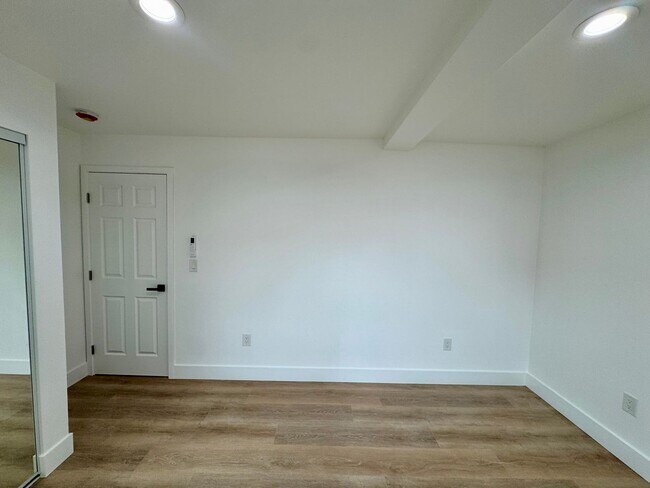 Building Photo - Large New Construction 3 bed 2 Bath Apartm...